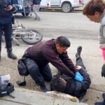 Un motociclista resultó herido tras…