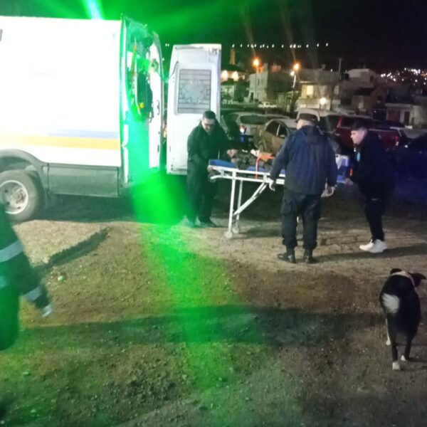Entró a una comisaría pidiendo ayuda, se descompensó y fue hospitalizada