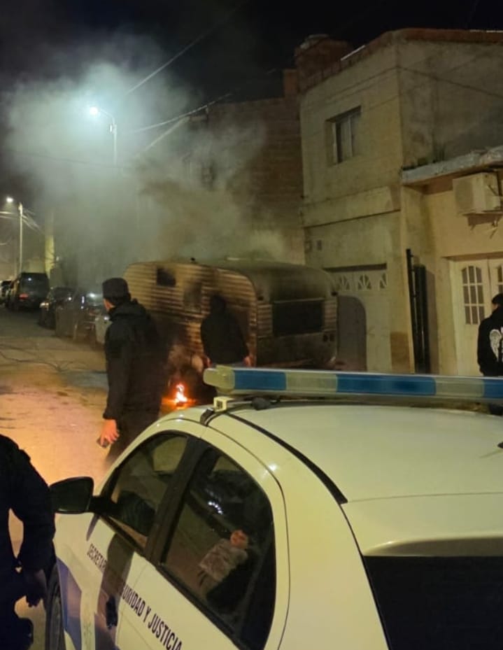 Incendiaron una casilla rodante en La Floresta e investigan si fue un hecho intencional
