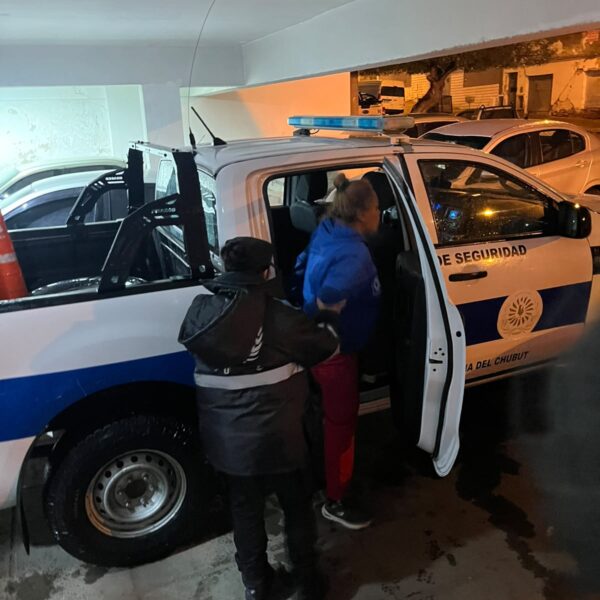 Tres detenidos tras un violento incidente en el Casino Club: un policía resultó herido