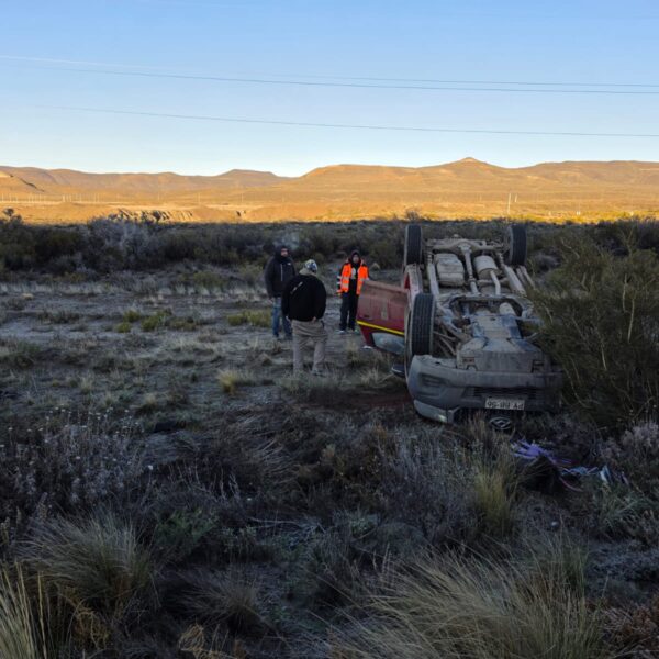 Camioneta volcó sobre la Ruta 39 por la presencia de hielo en la calzada