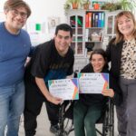 Personas con discapacidad recibieron su…