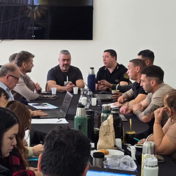 Provincia acordó con Co.Bi.Pol. una nueva actualización salarial para activos y retirados de la Policía del Chubut