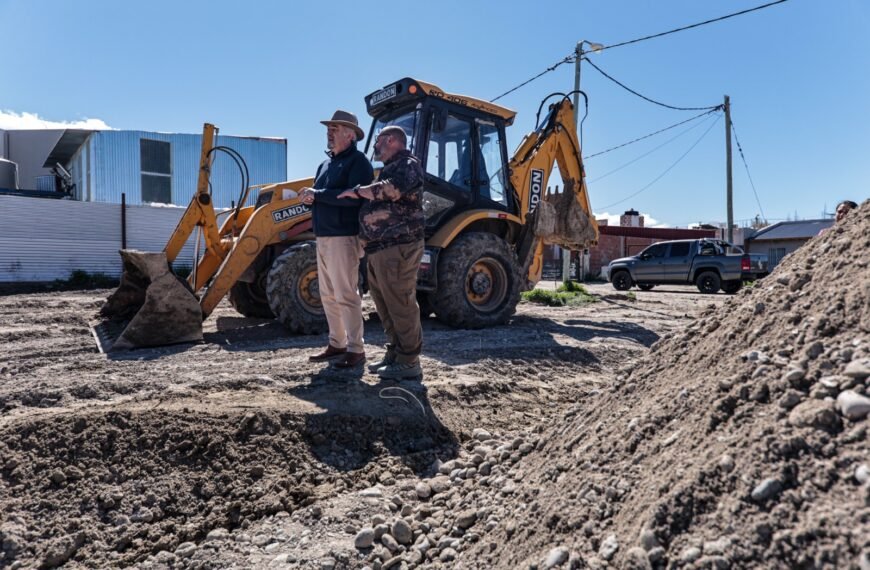 Othar supervisó obras viales y terrenos entregados en René Favaloro